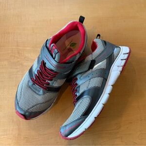 Tsukihoshi 80 Velocity Boys size 6 Graphite/Red